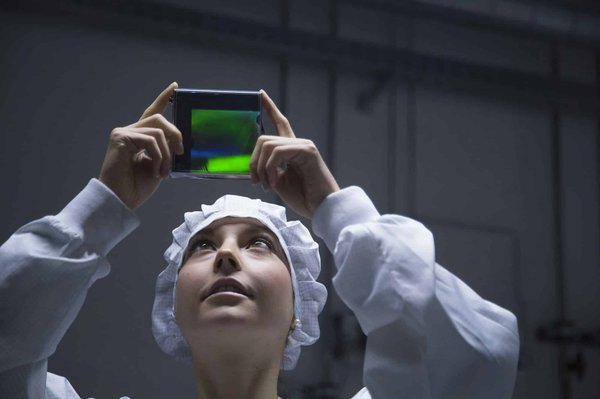 What Are the Prospects of 3D Holography in Live Entertainment?